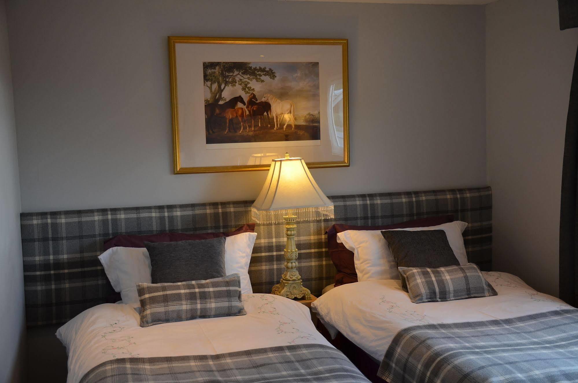 Scottish Equi B&B Lanark Eksteriør billede